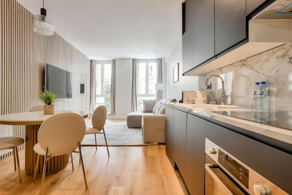 L'Elegance A La Parisienne Apartment ภายนอก รูปภาพ