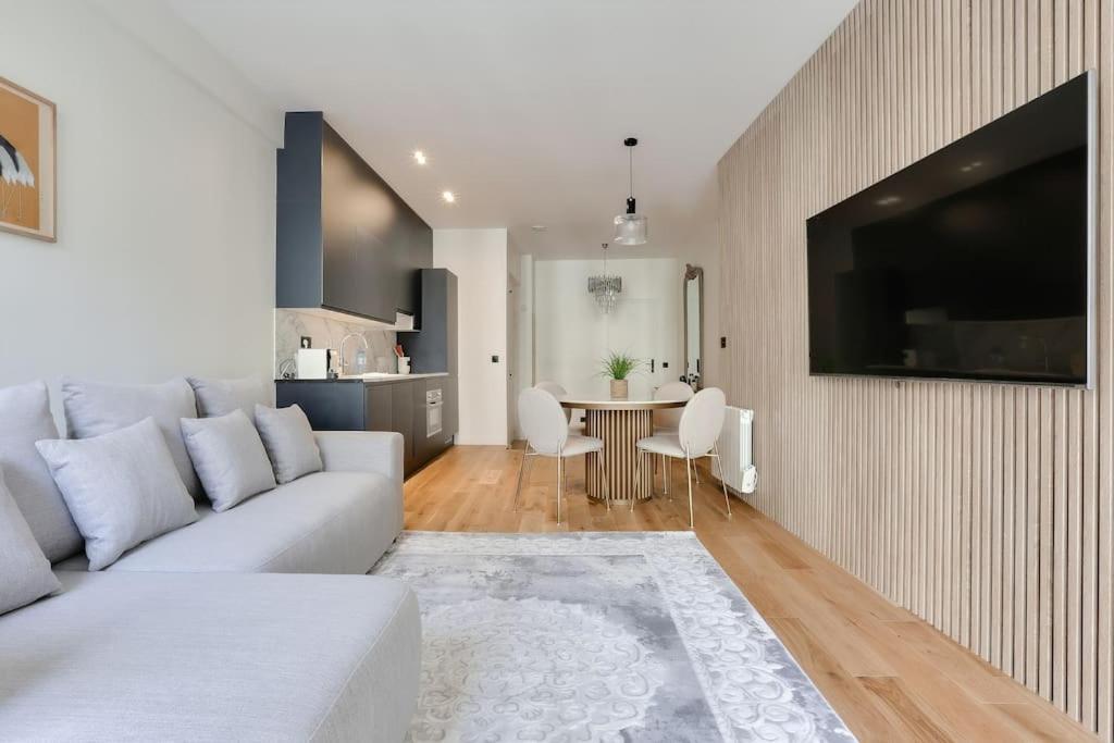 L'Elegance A La Parisienne Apartment ภายนอก รูปภาพ